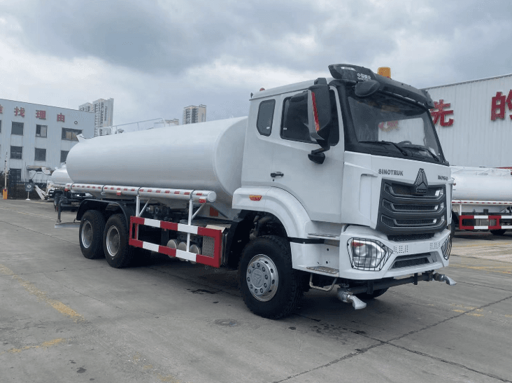 HOWO NX 6×4 Sprinkler trucK