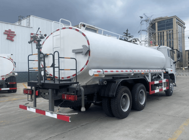 HOWO NX 6×4 Sprinkler trucK