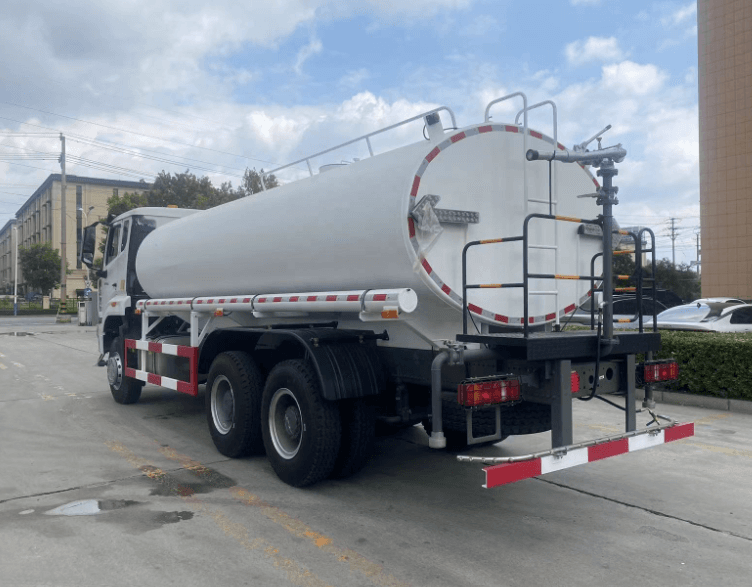 HOWO NX 6×4 Sprinkler trucK