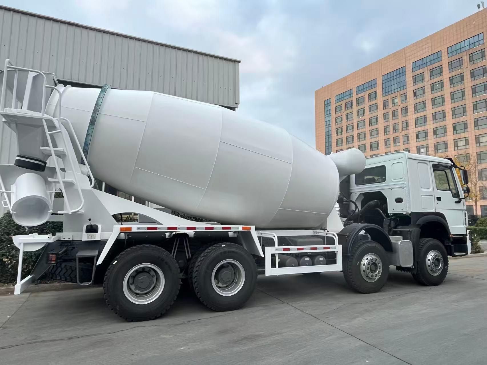 HOWO 7 8×4 Mixer truck