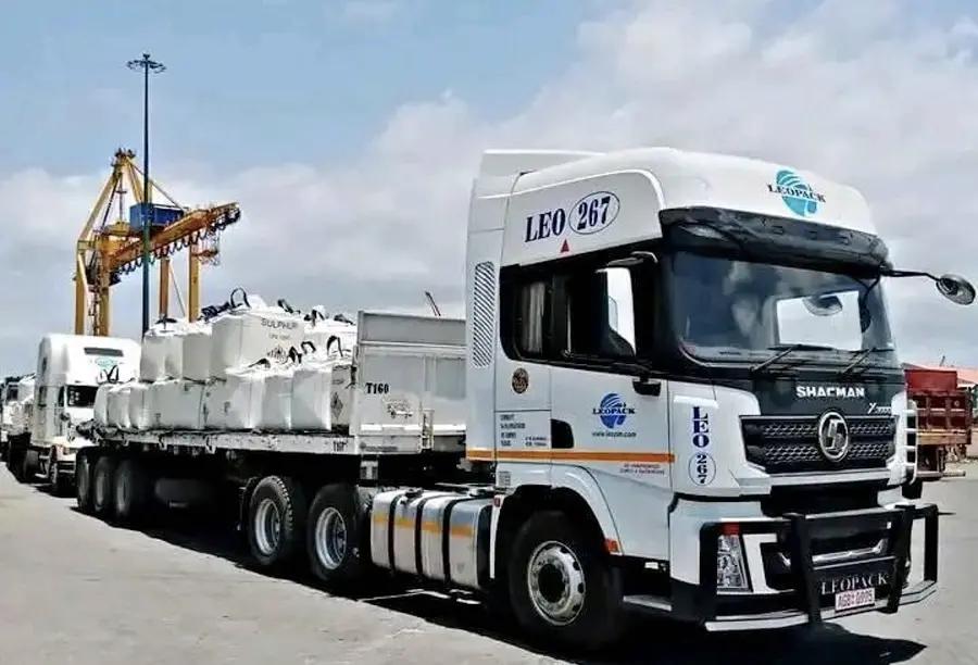Shacman X5000 460hp 6×4 Tractor Head-5