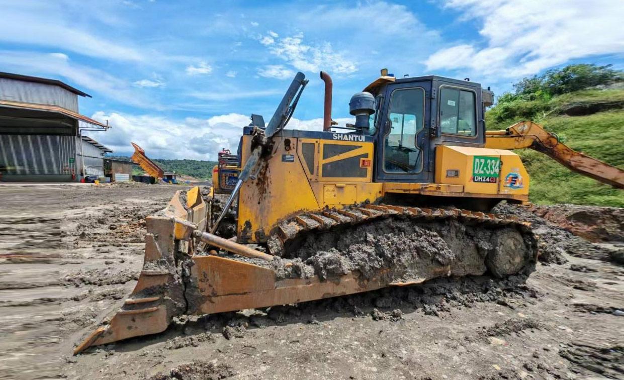 Shantui DH24-C3 RS bulldozer in Indonesia
