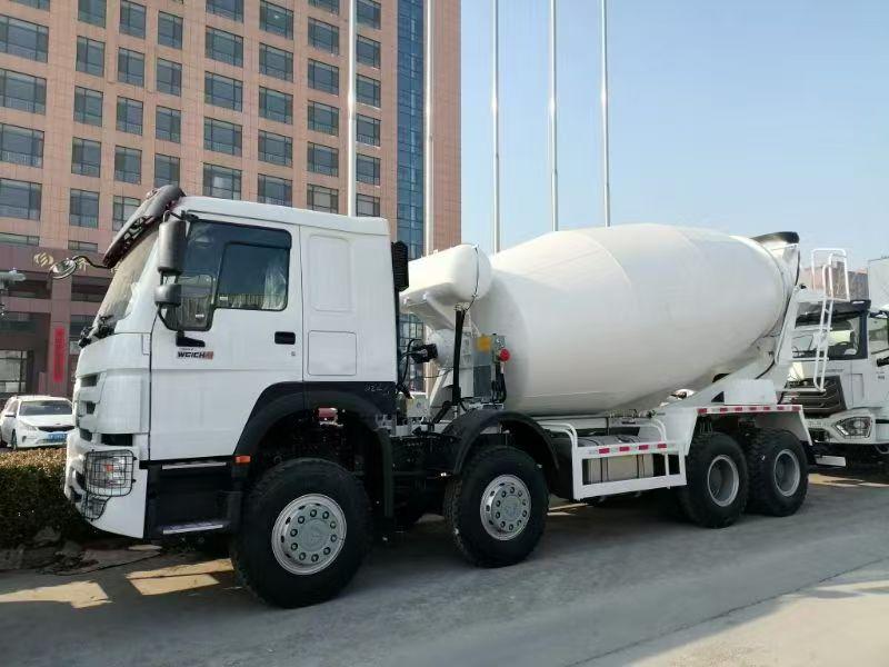 HOWO 7 8×4 Mixer truck